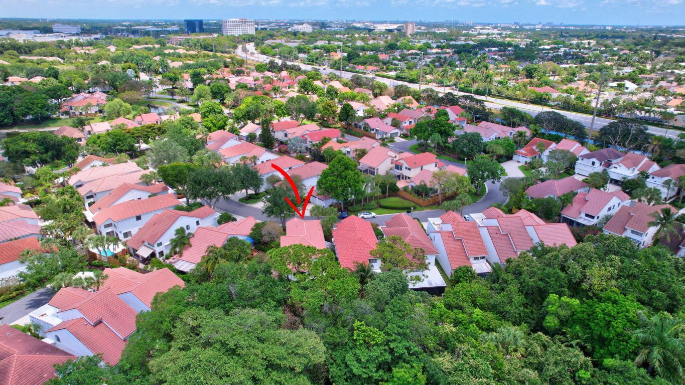 21700 Cromwell Circle