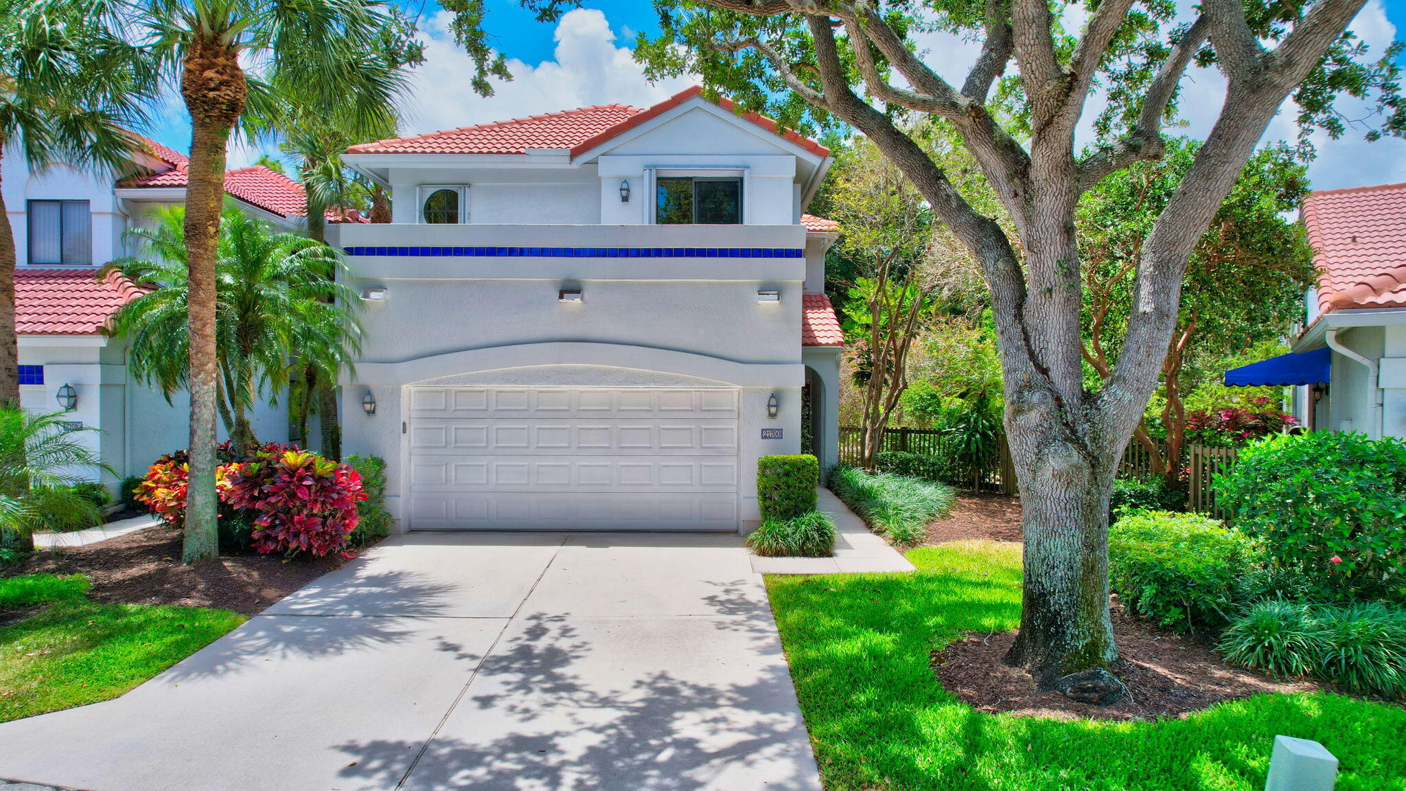 21700 Cromwell Circle