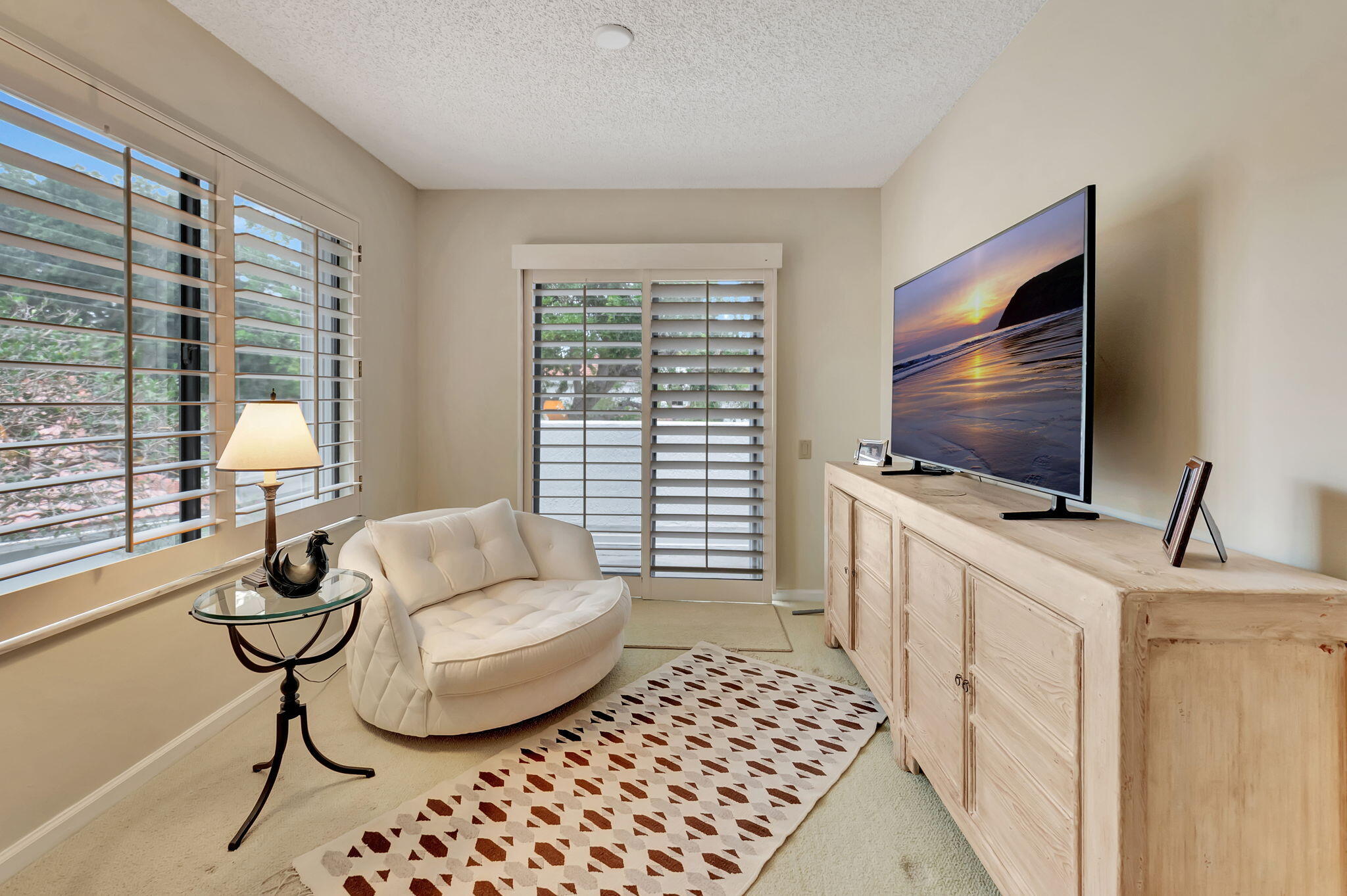 21700 Cromwell Circle