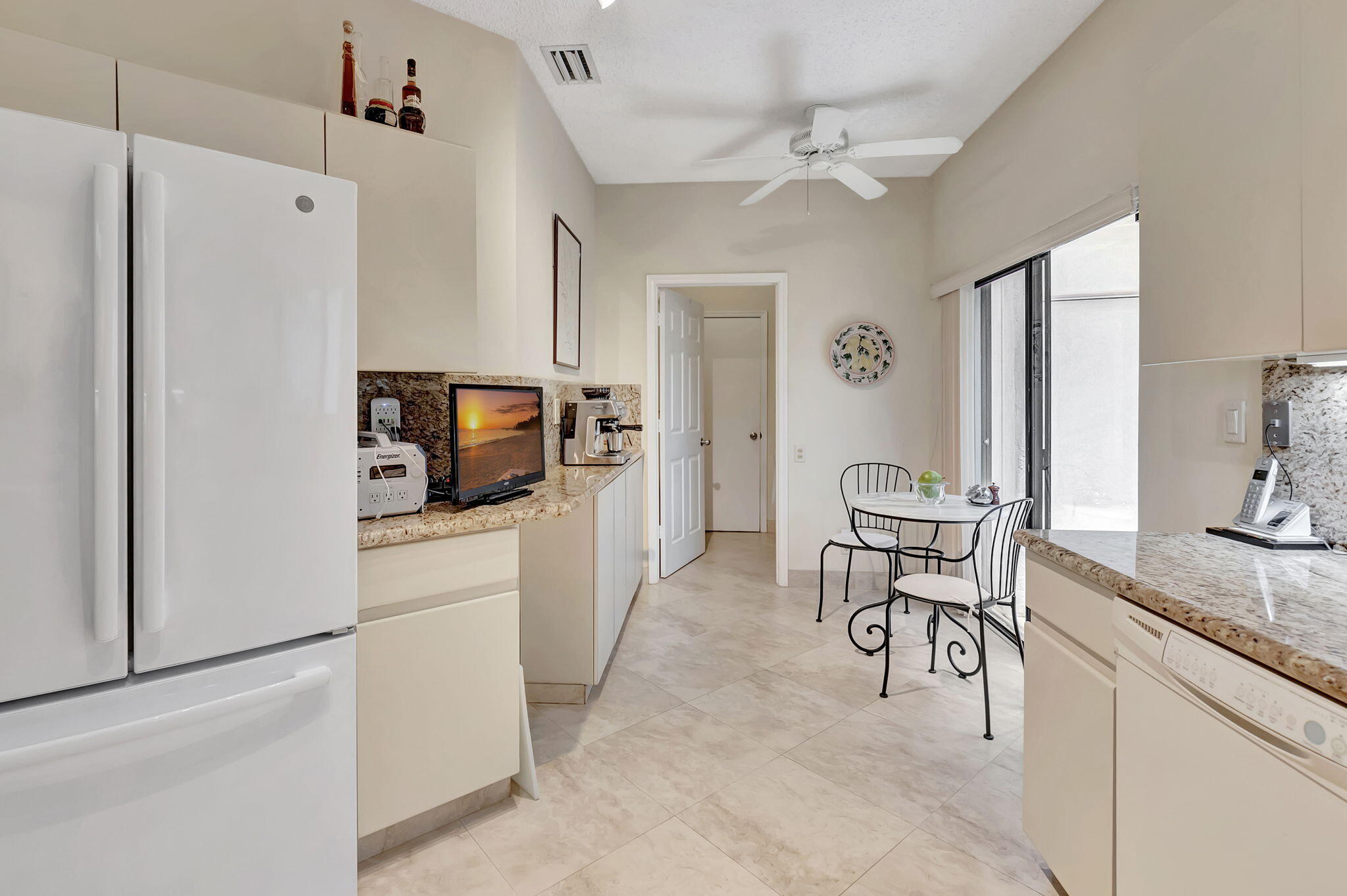 21700 Cromwell Circle