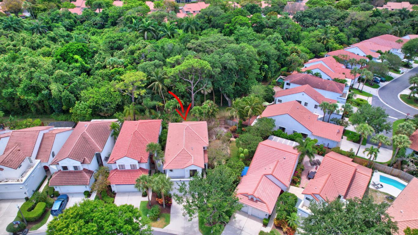 21700 Cromwell Circle