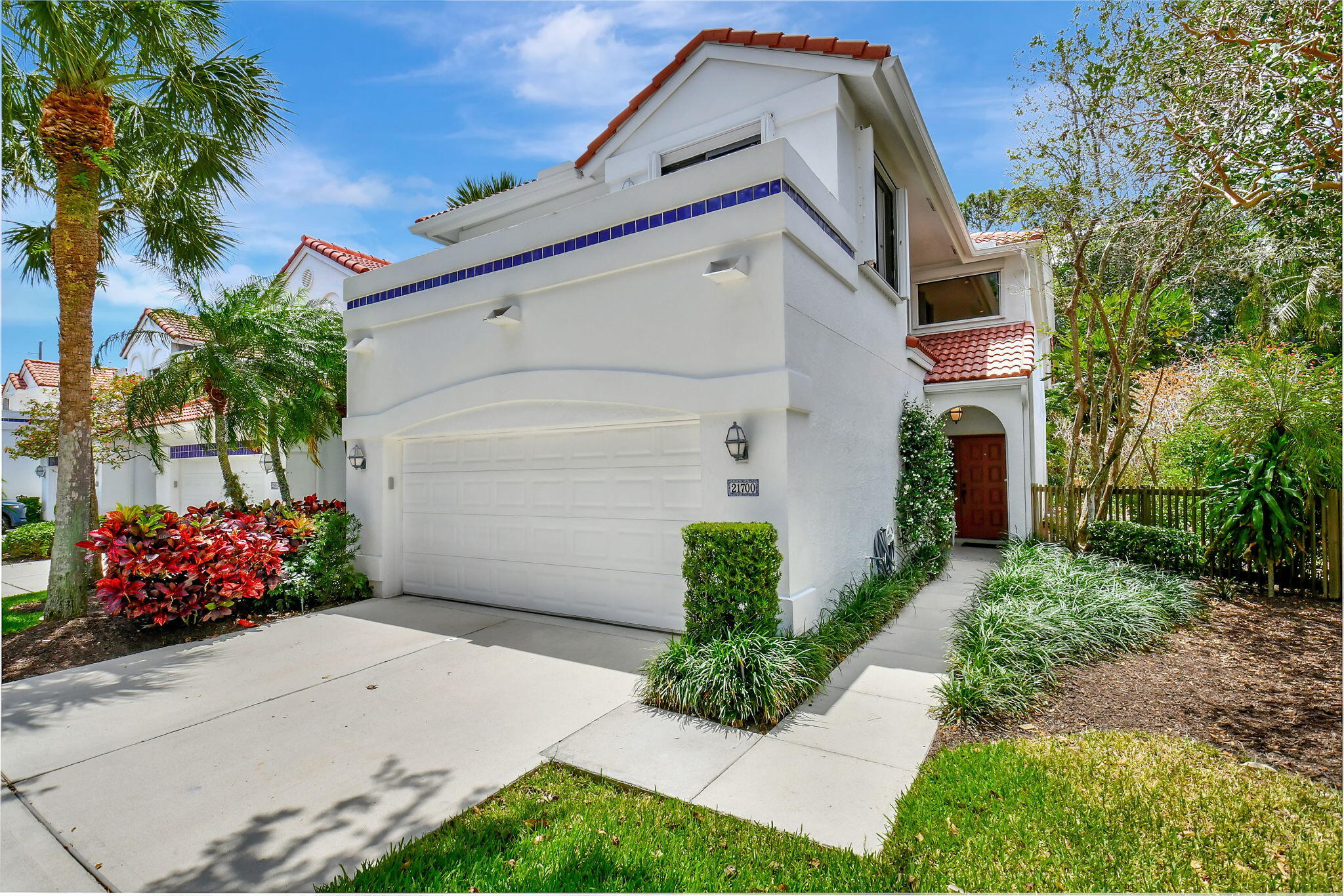 21700 Cromwell Circle