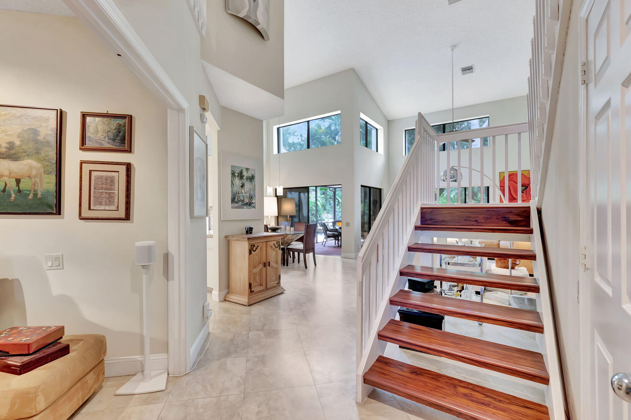 21700 Cromwell Circle