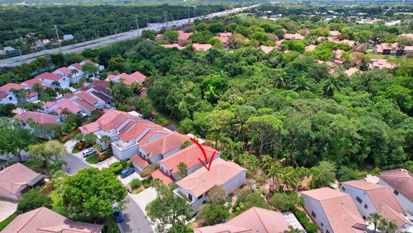 21700 Cromwell Circle