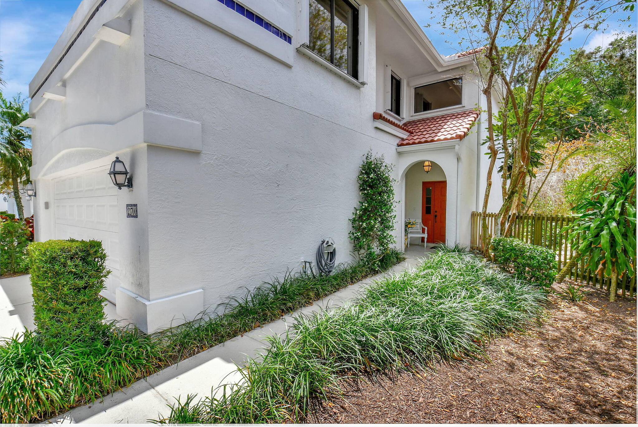 21700 Cromwell Circle