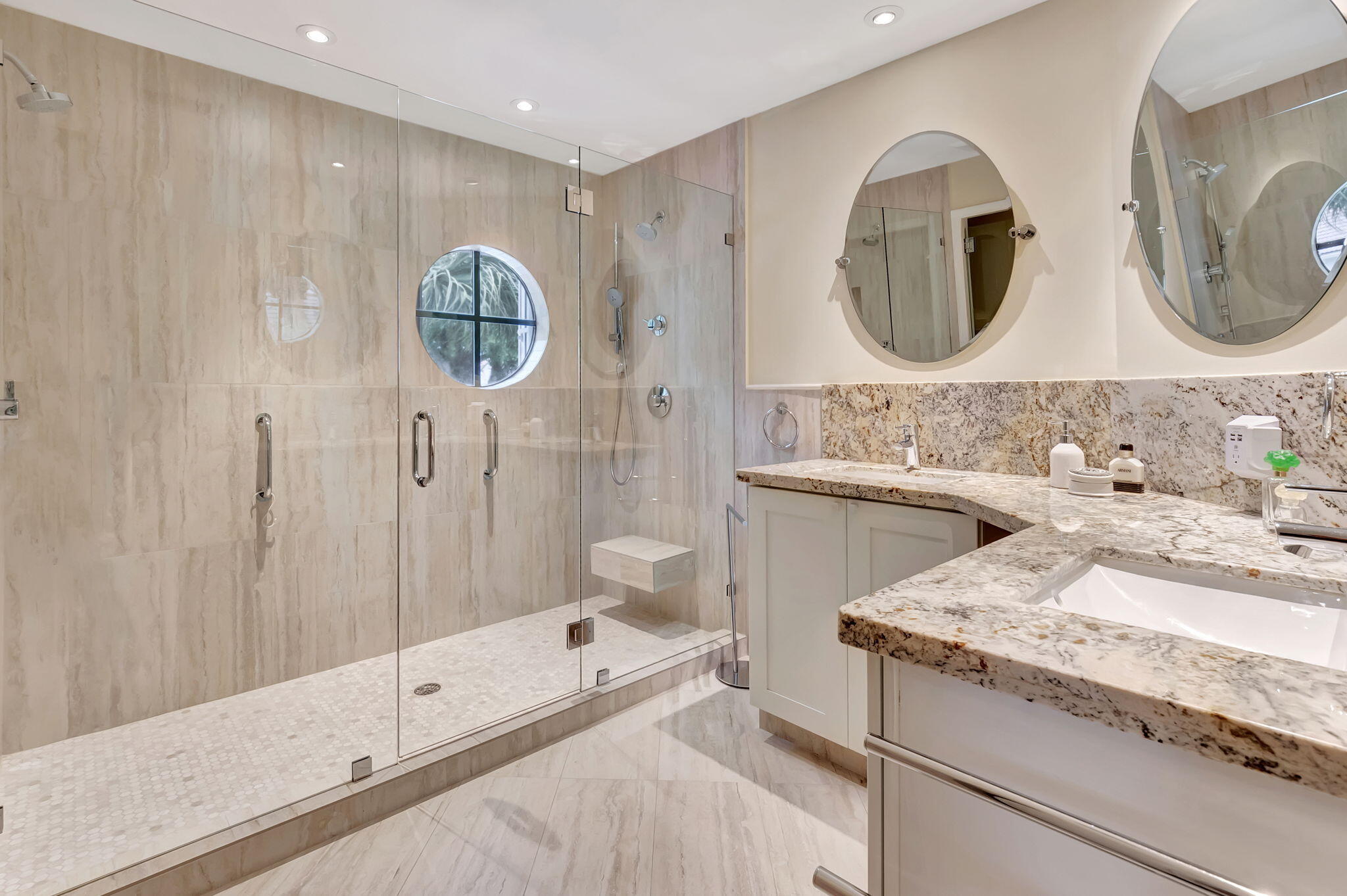 21700 Cromwell Circle