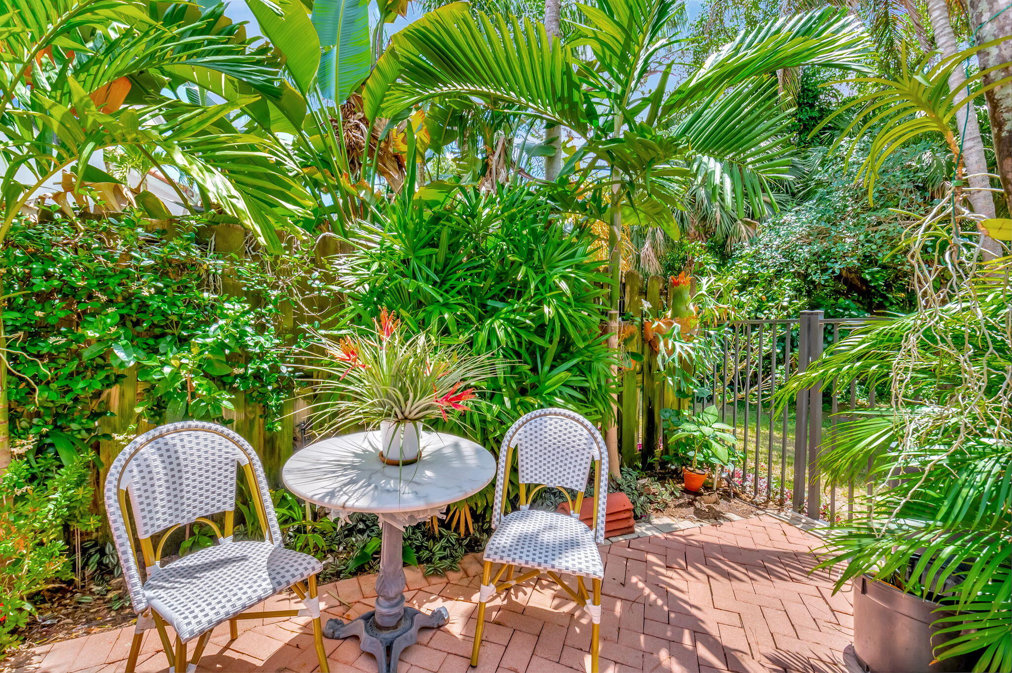 21700 Cromwell Circle