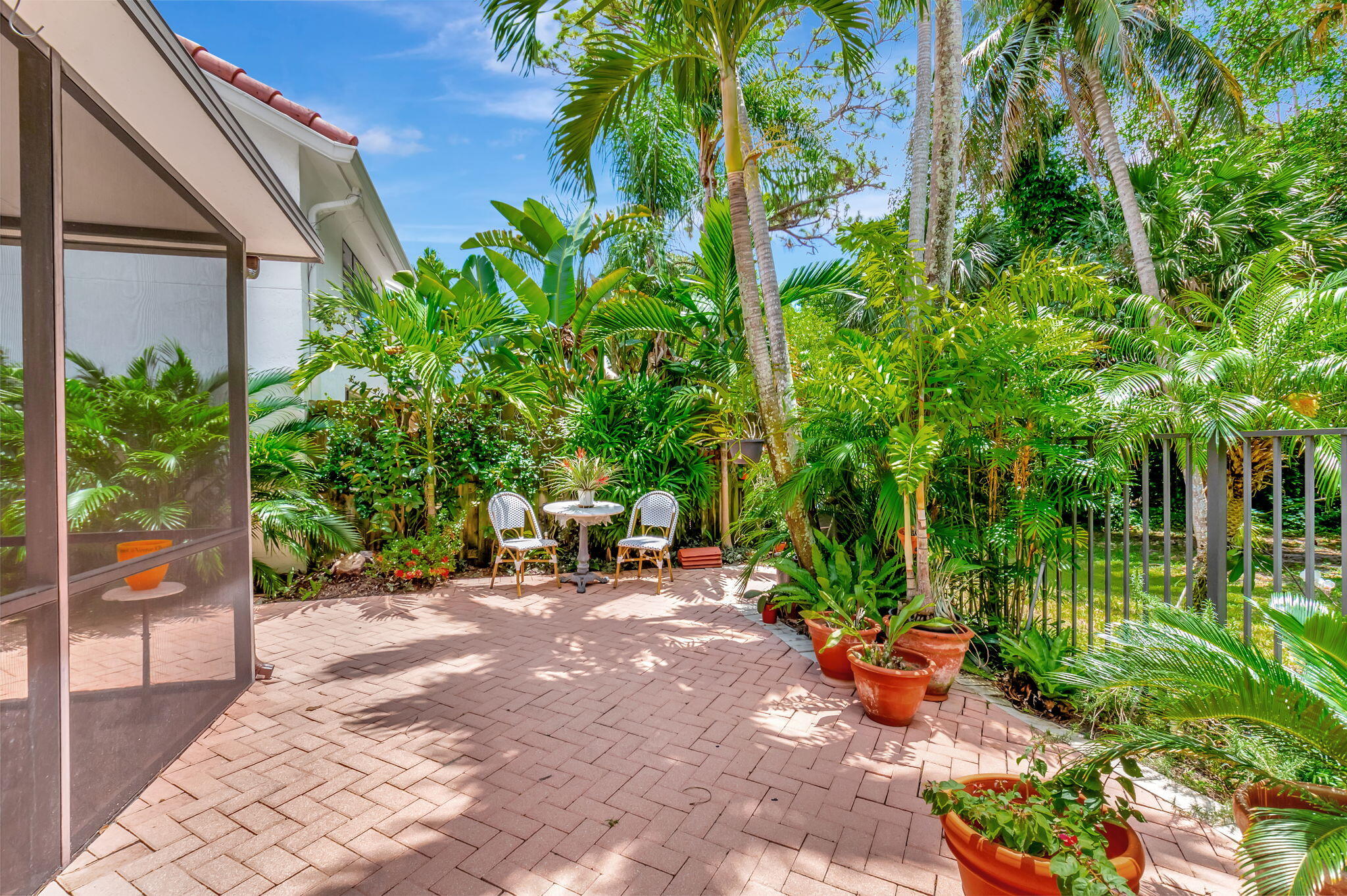 21700 Cromwell Circle