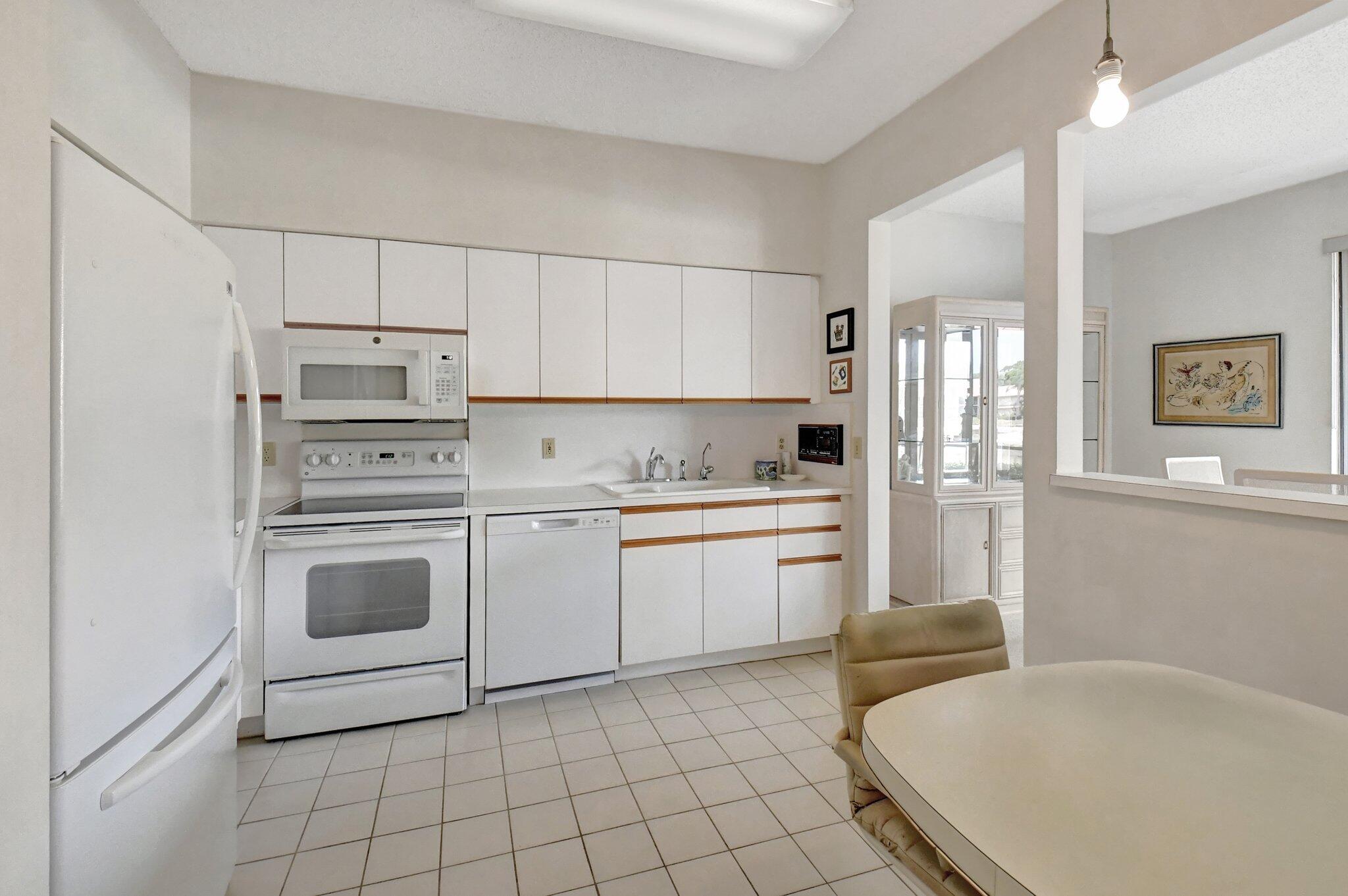 5801 Coach House Circle C