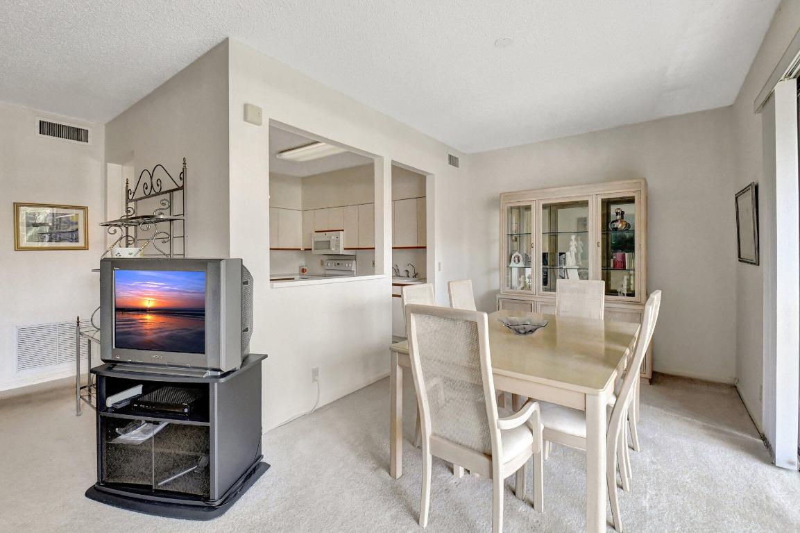 5801 Coach House Circle C