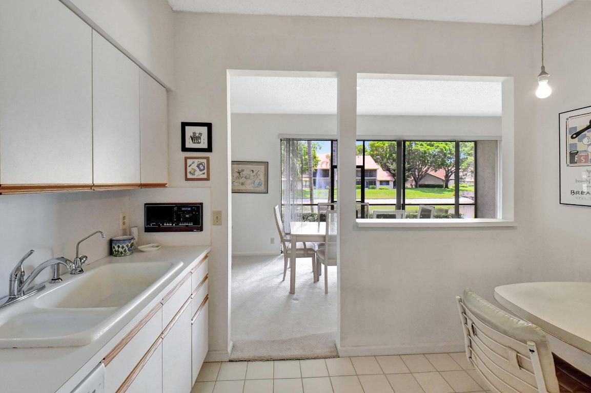 5801 Coach House Circle C