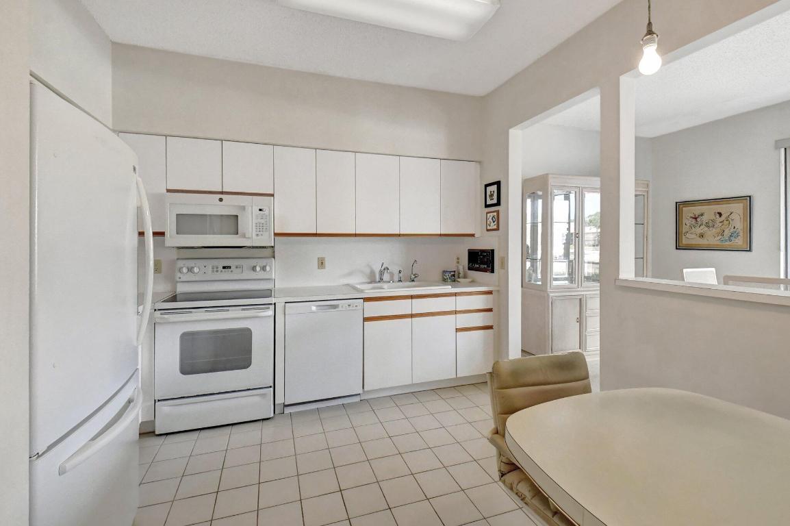 5801 Coach House Circle C