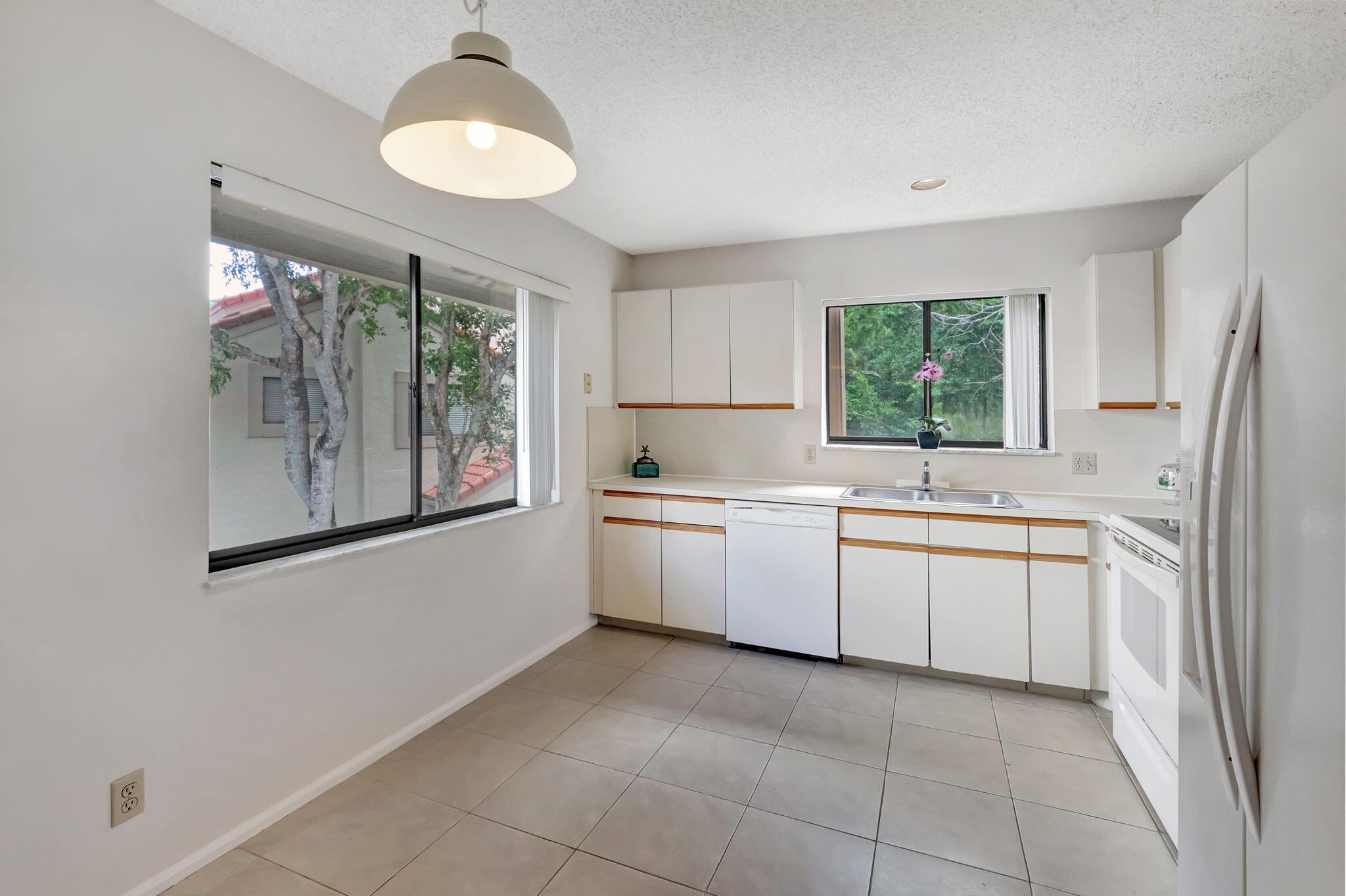 5750 Coach House Circle E