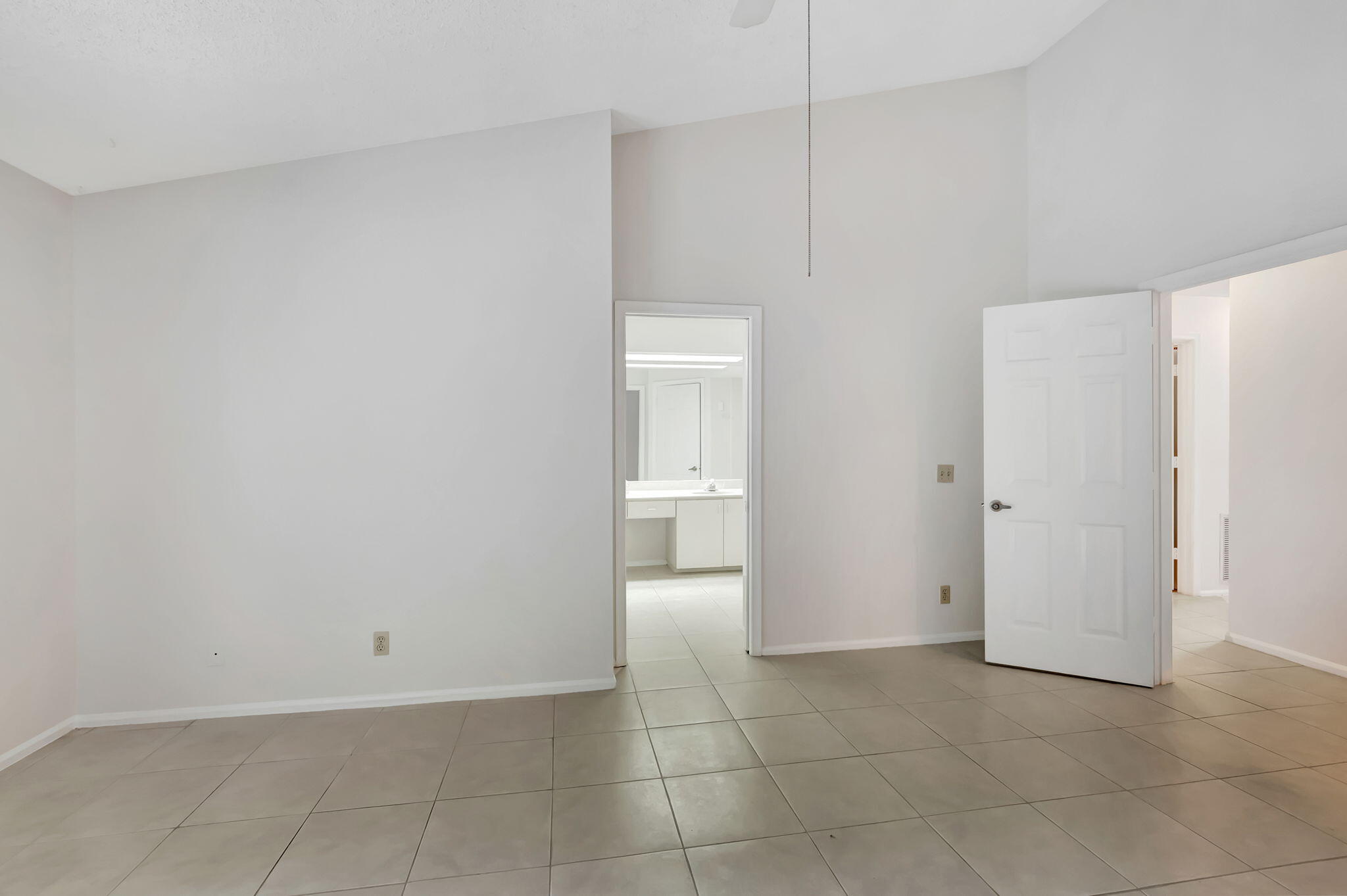 5750 Coach House Circle E
