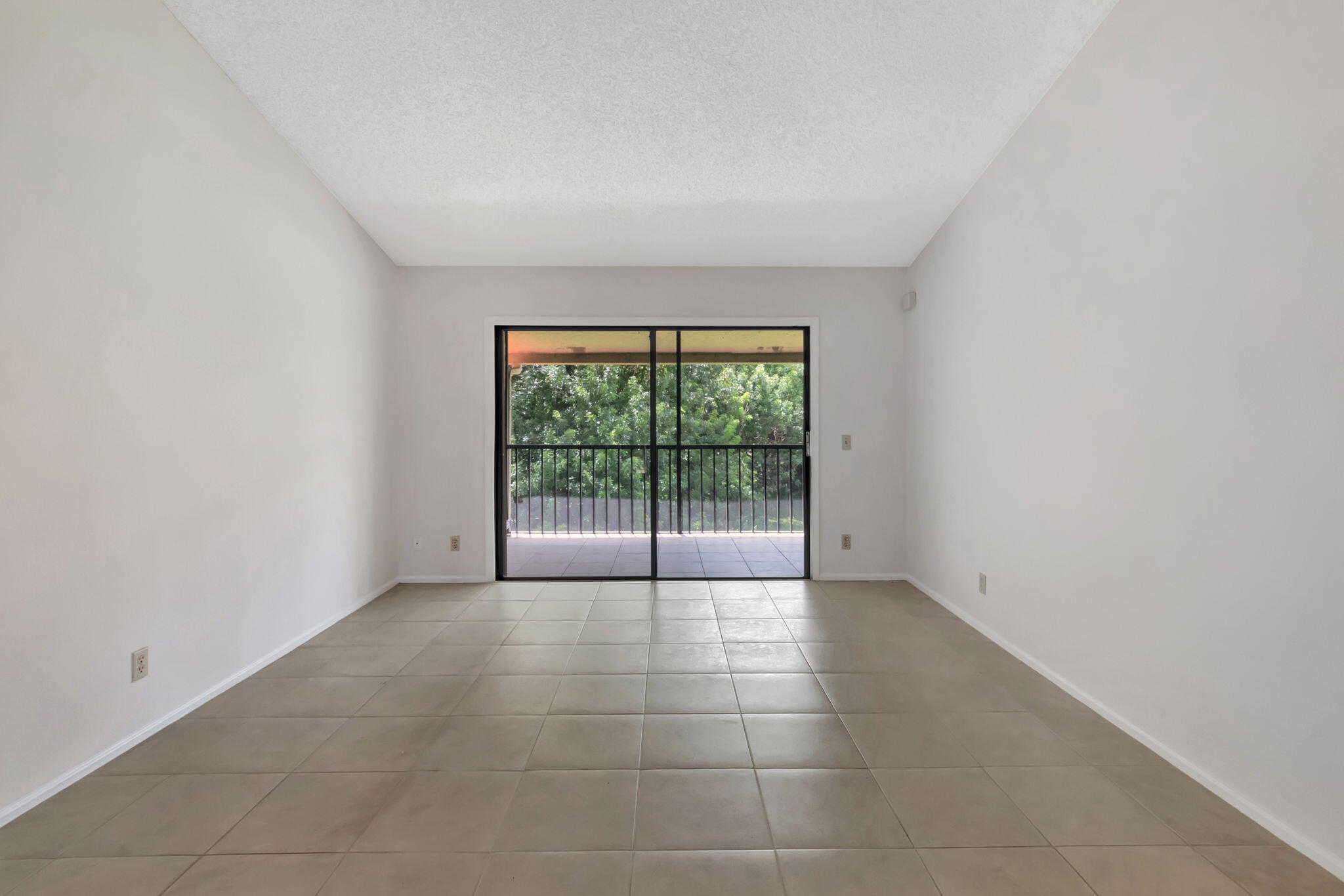 5750 Coach House Circle E