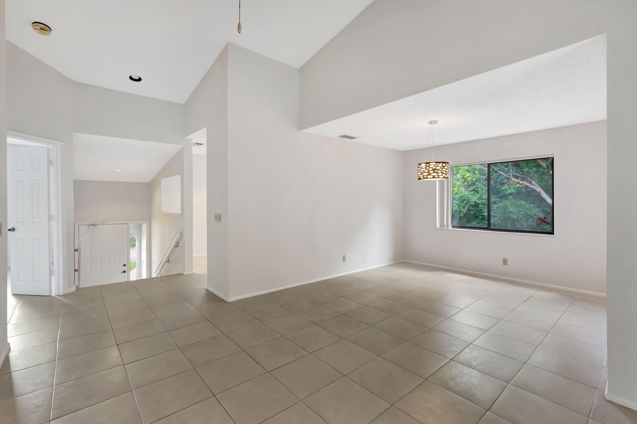 5750 Coach House Circle E