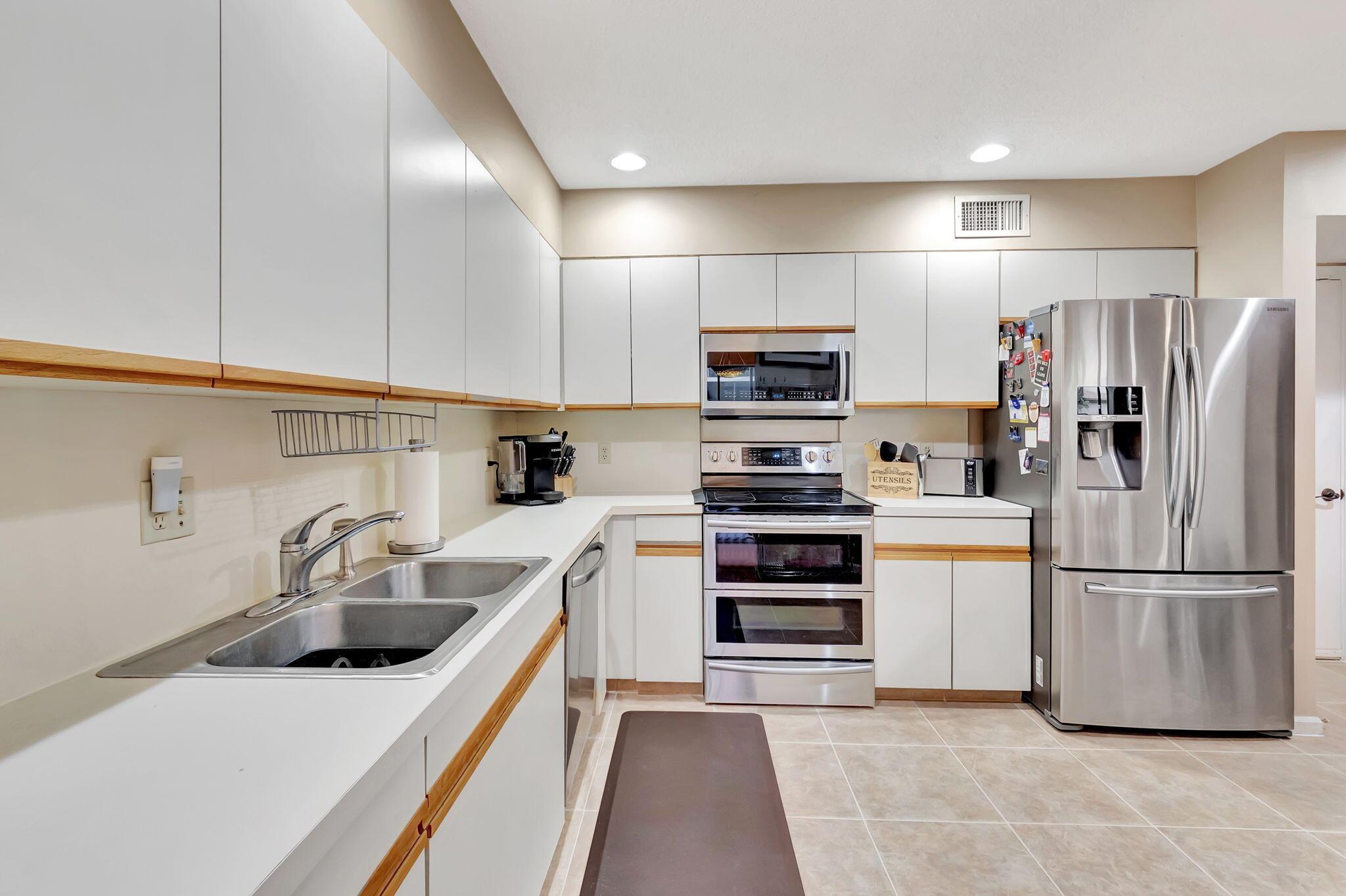 5520 Coach House Circle C