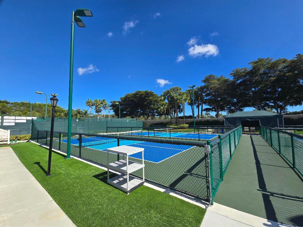 5256 Glenville Drive