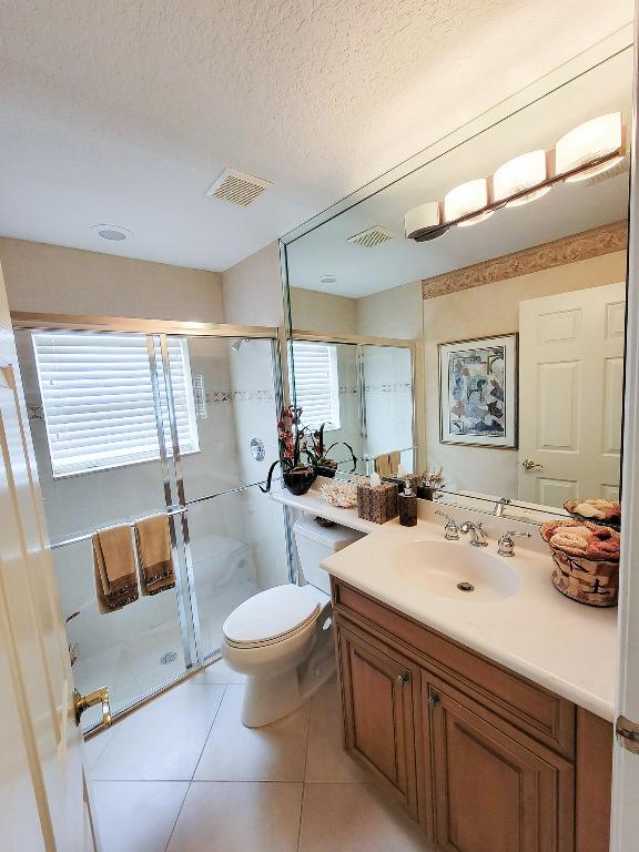 5256 Glenville Drive