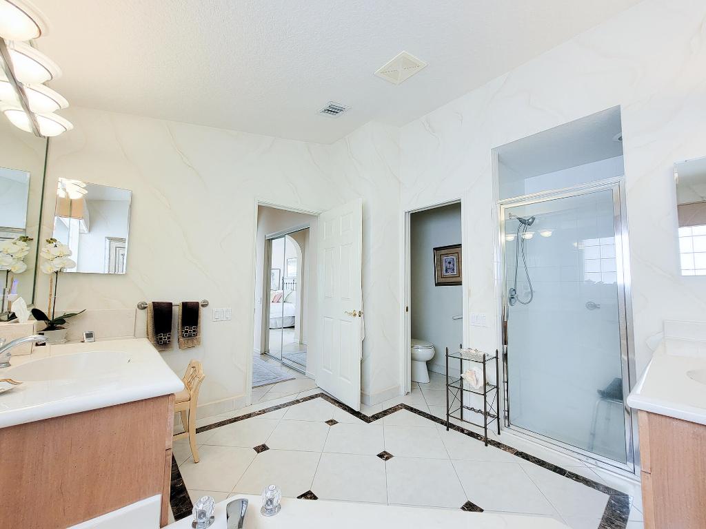 5256 Glenville Drive