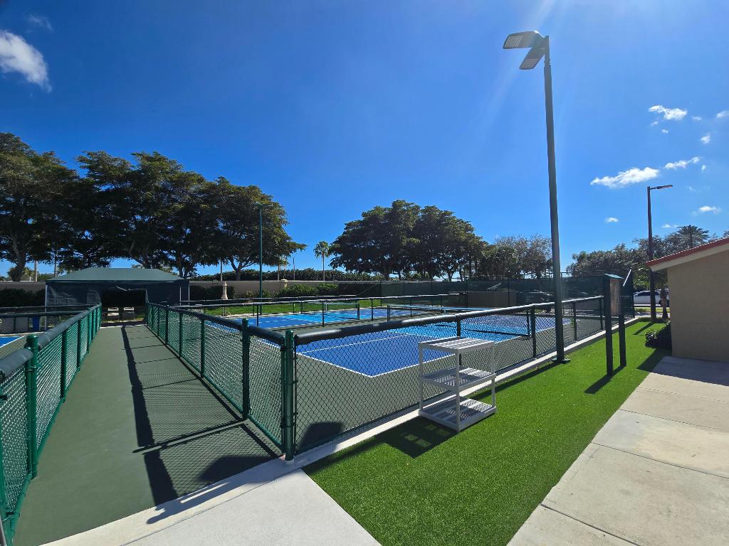 5256 Glenville Drive