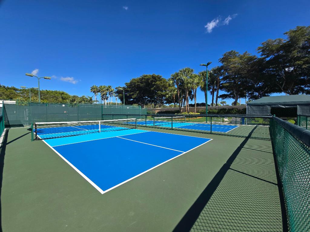 5256 Glenville Drive