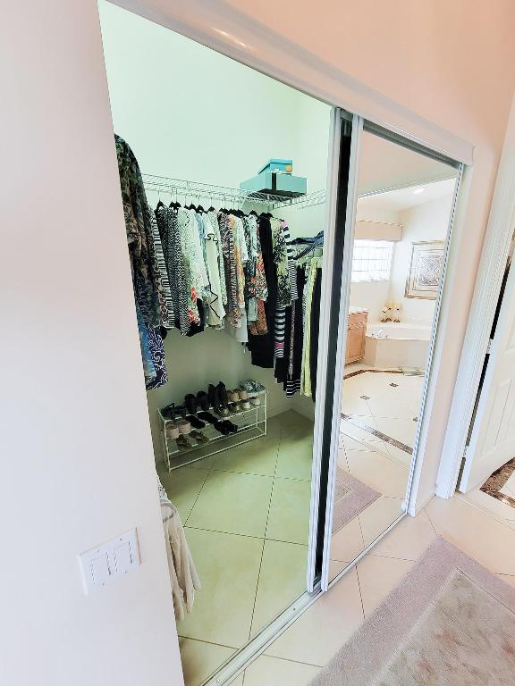 5256 Glenville Drive