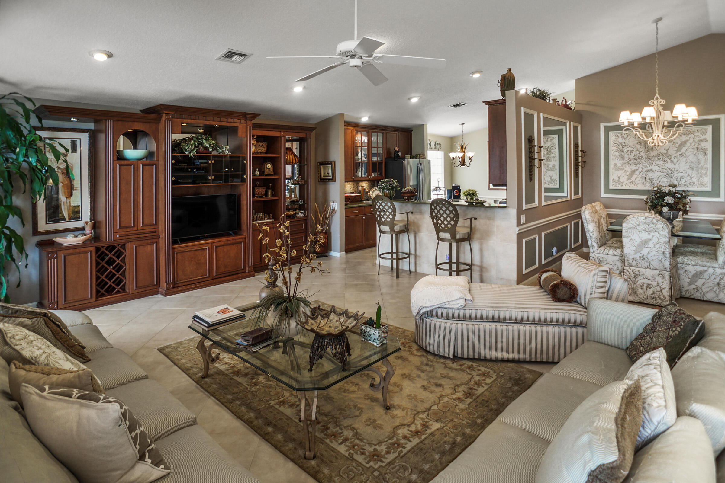 5256 Glenville Drive