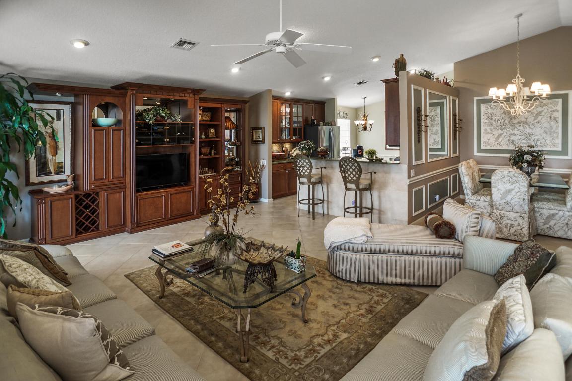 5256 Glenville Drive