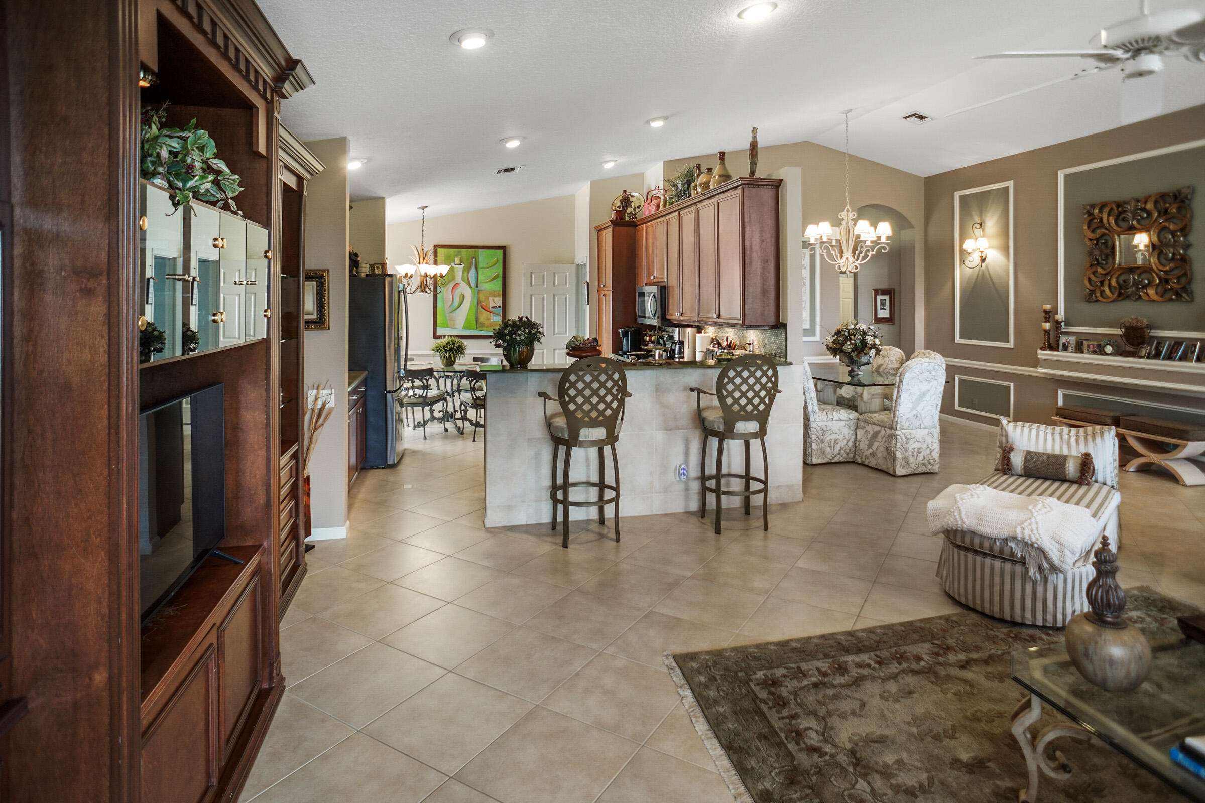 5256 Glenville Drive