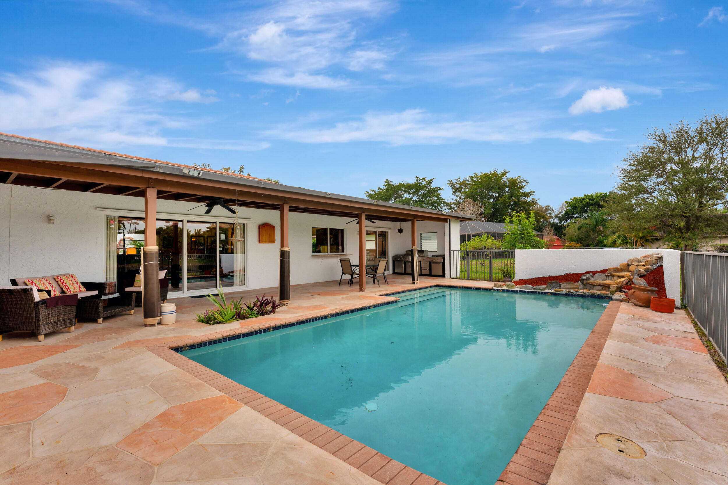 320 NW 101st Avenue