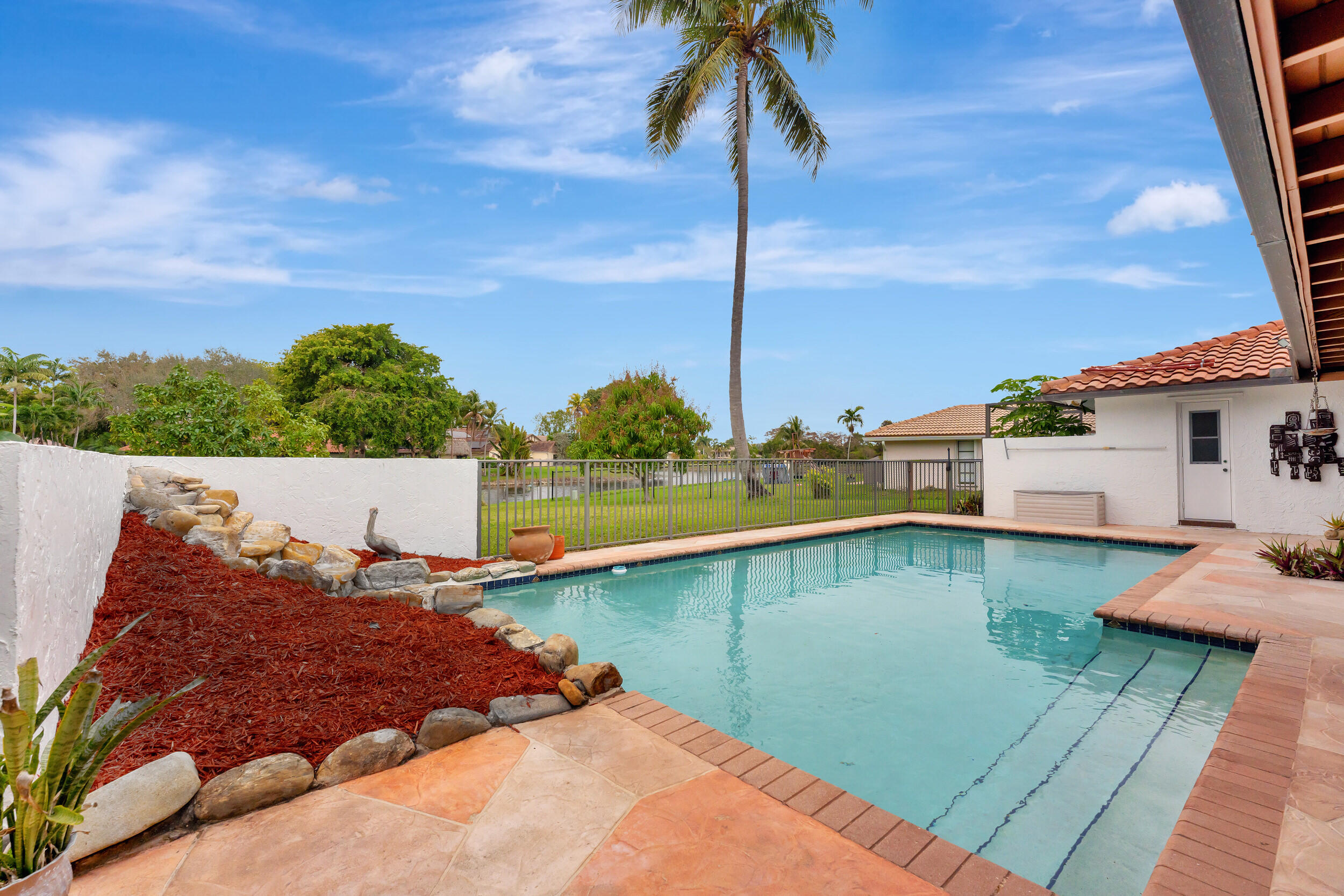 320 NW 101st Avenue
