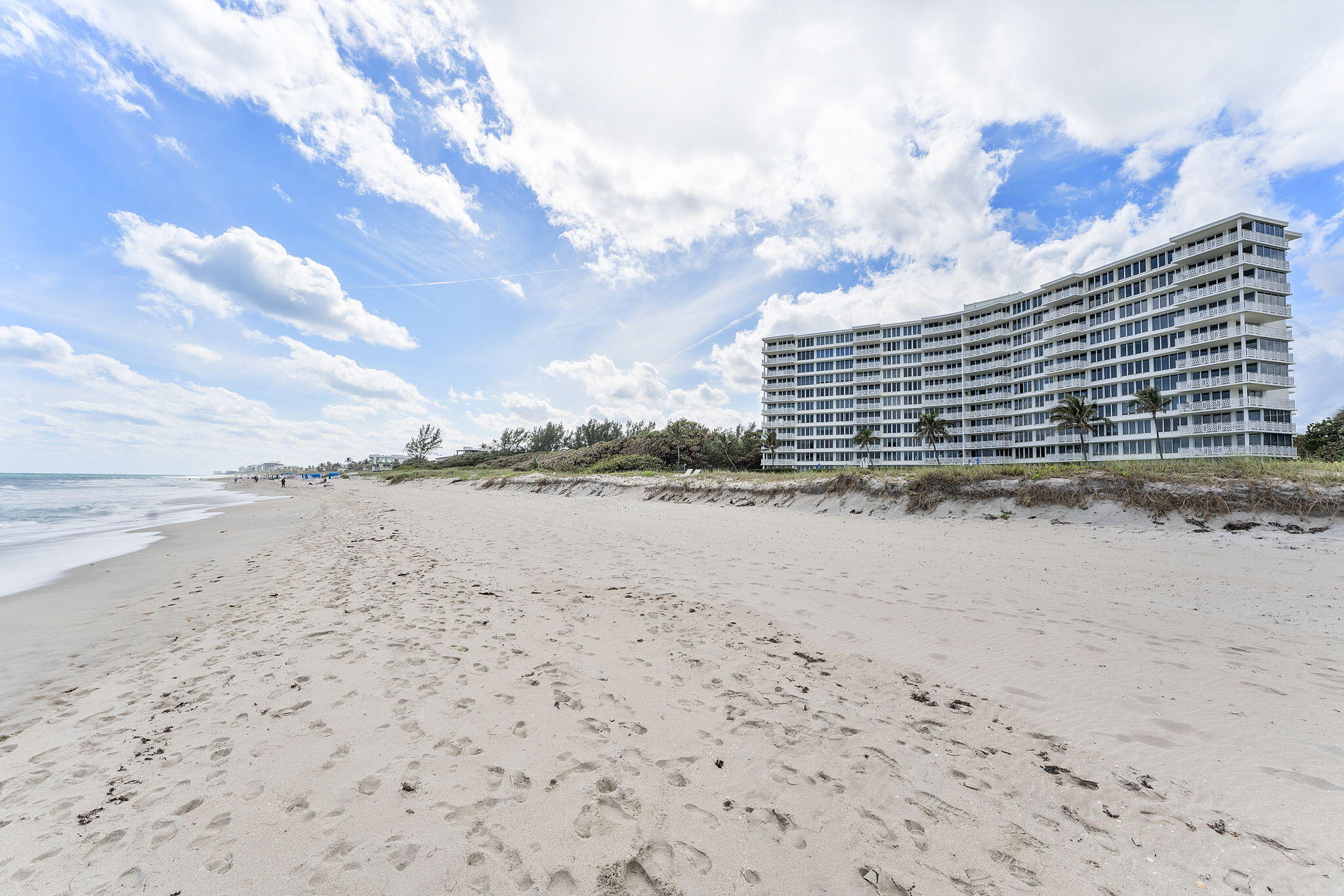 1225 S Ocean Boulevard 301