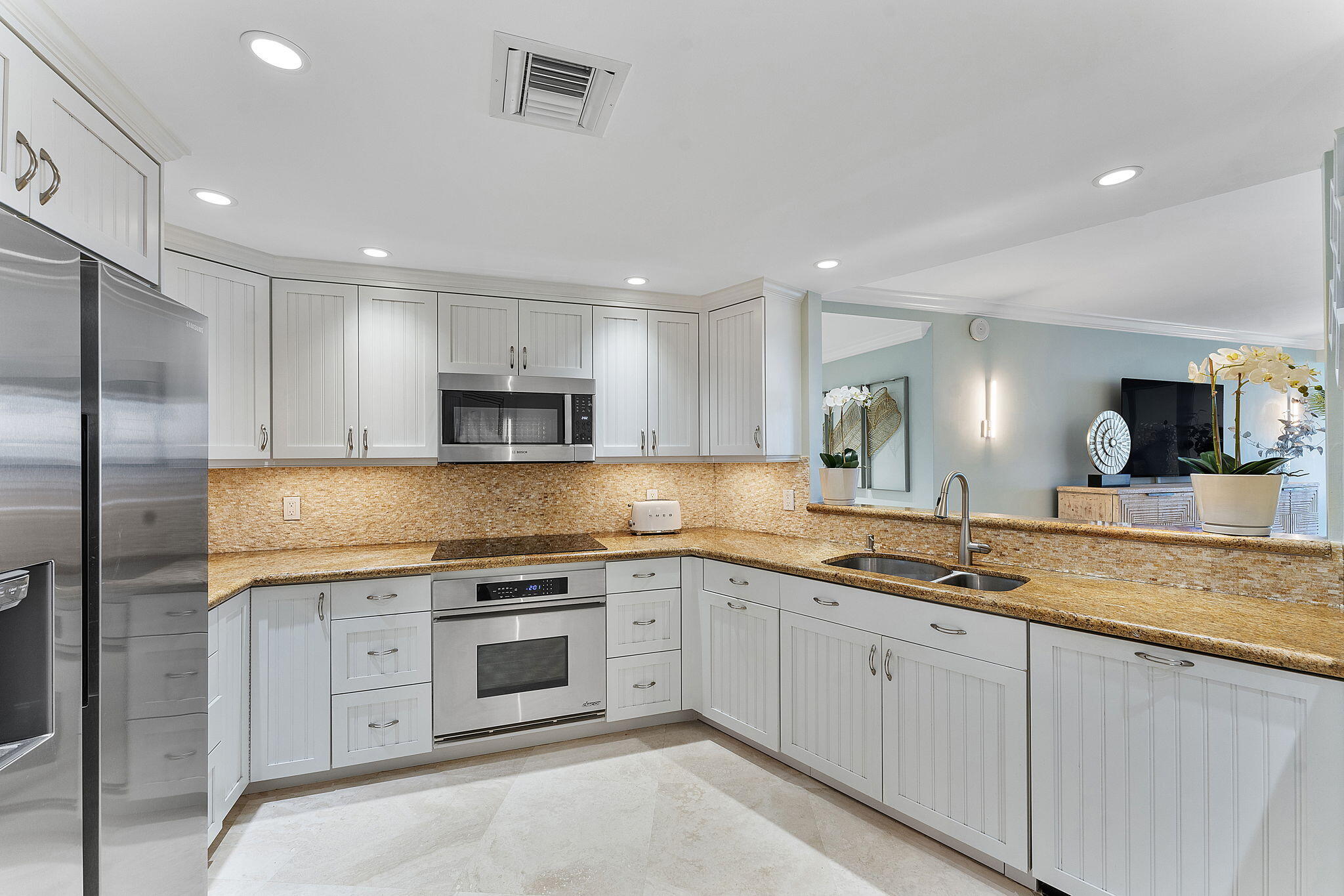 1225 S Ocean Boulevard 301