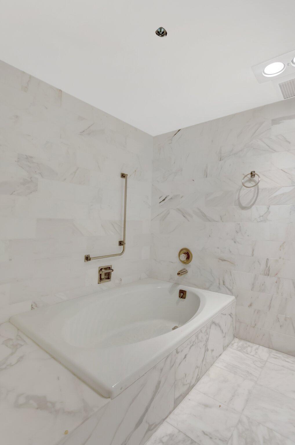 4545 N Ocean Boulevard 10c