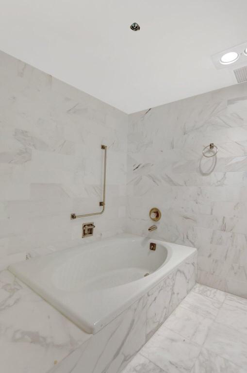 4545 N Ocean Boulevard 10c