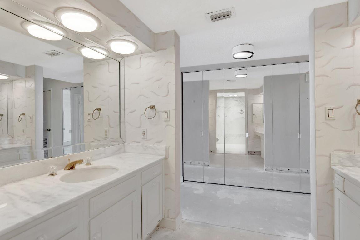 4545 N Ocean Boulevard 10c