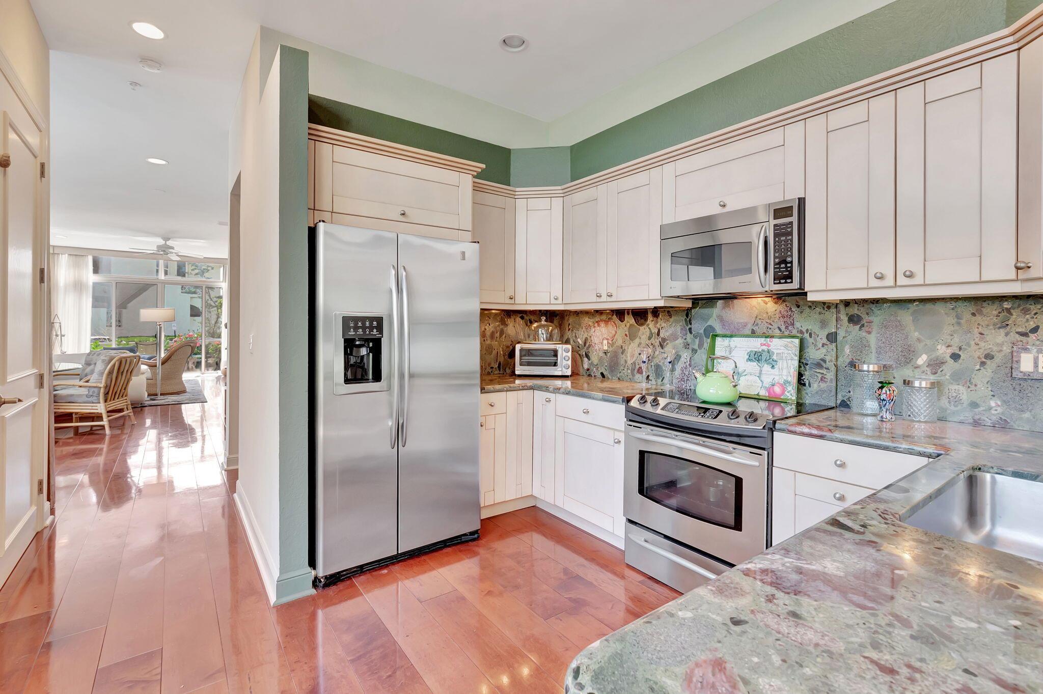 2115 S Ocean Boulevard 14
