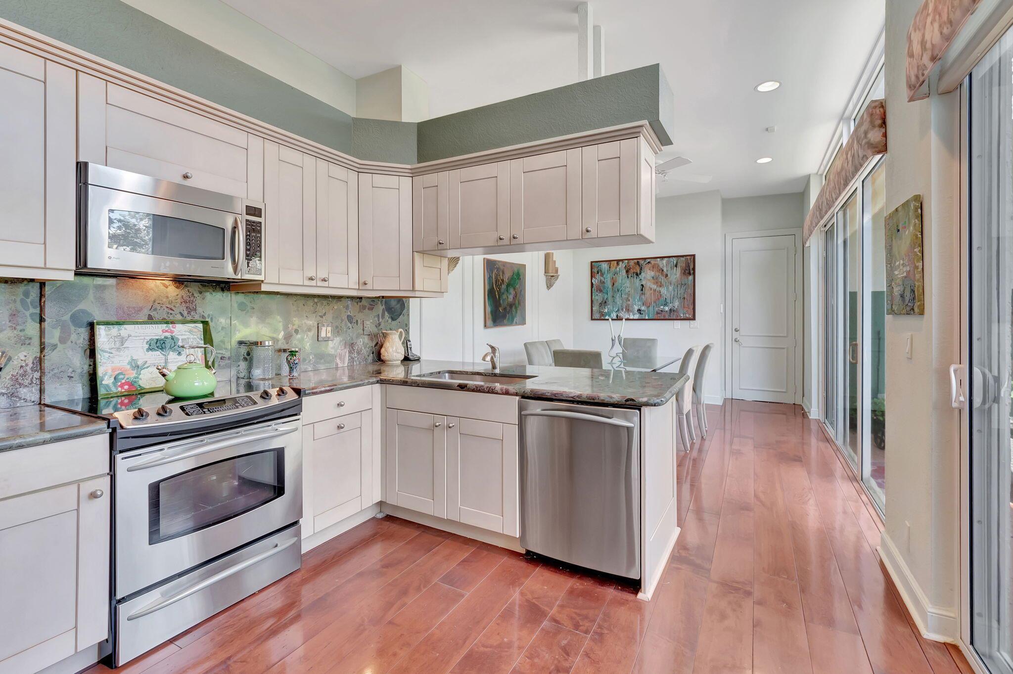 2115 S Ocean Boulevard 14