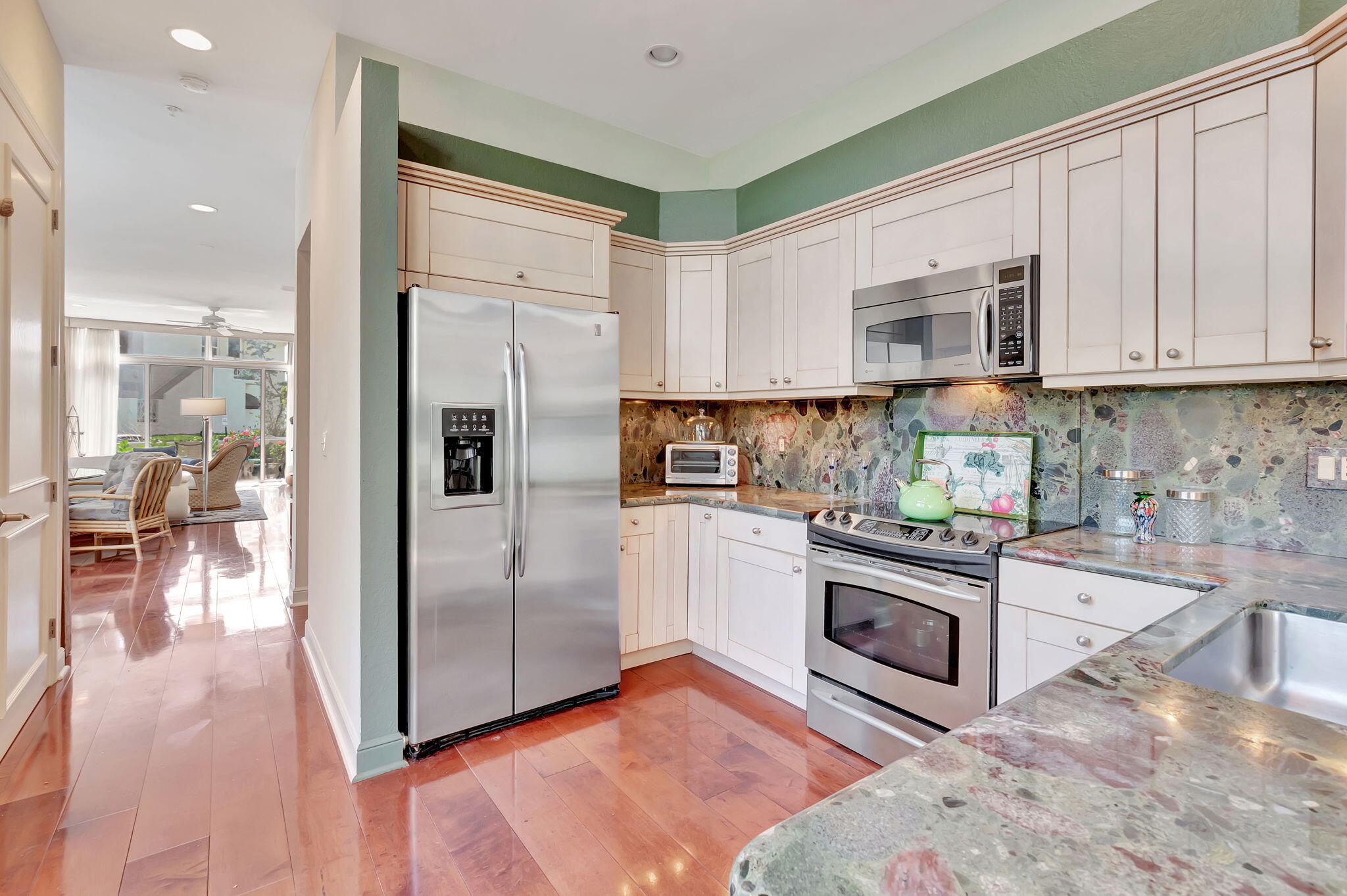 2115 S Ocean Boulevard 14