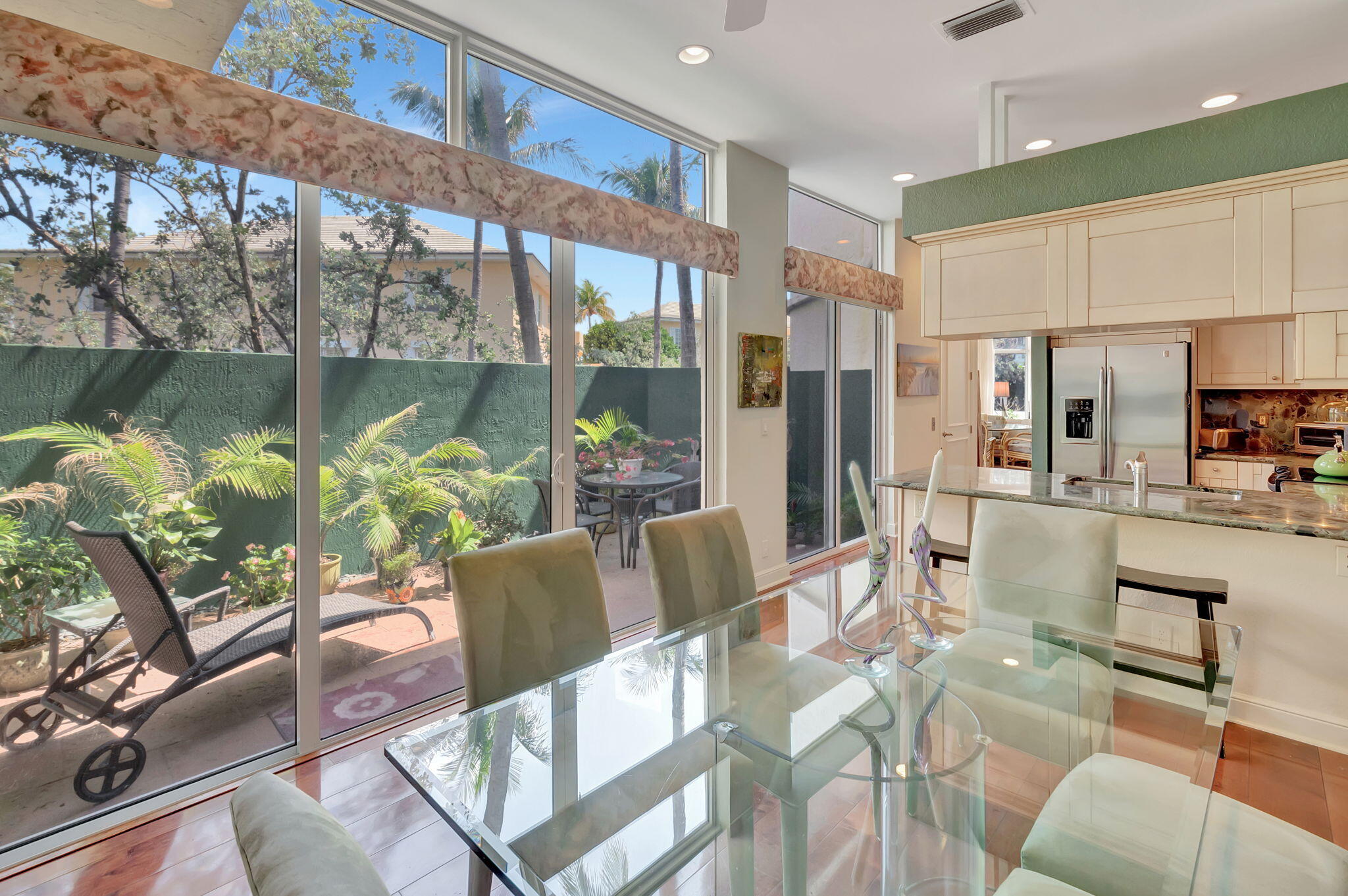 2115 S Ocean Boulevard 14