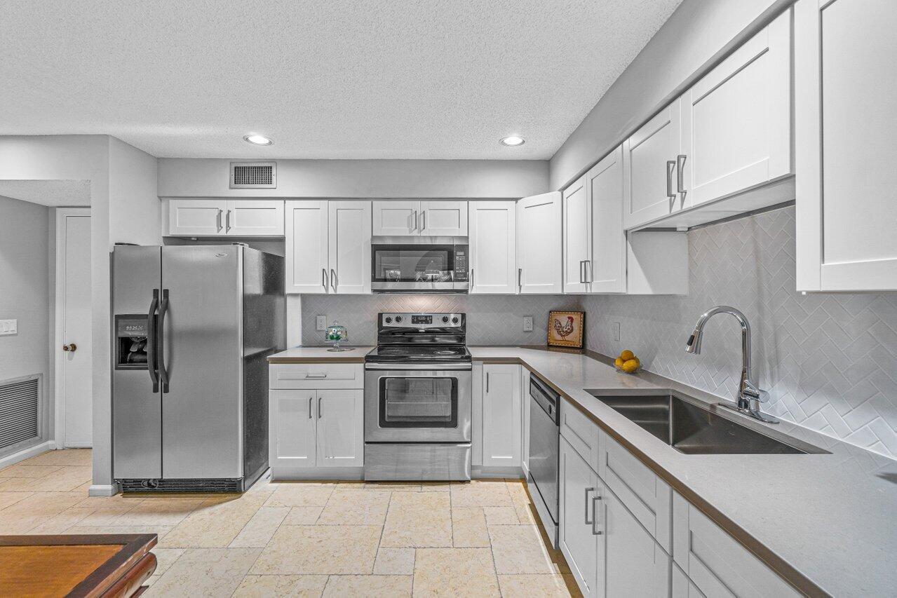 5540 Coach House Circle B