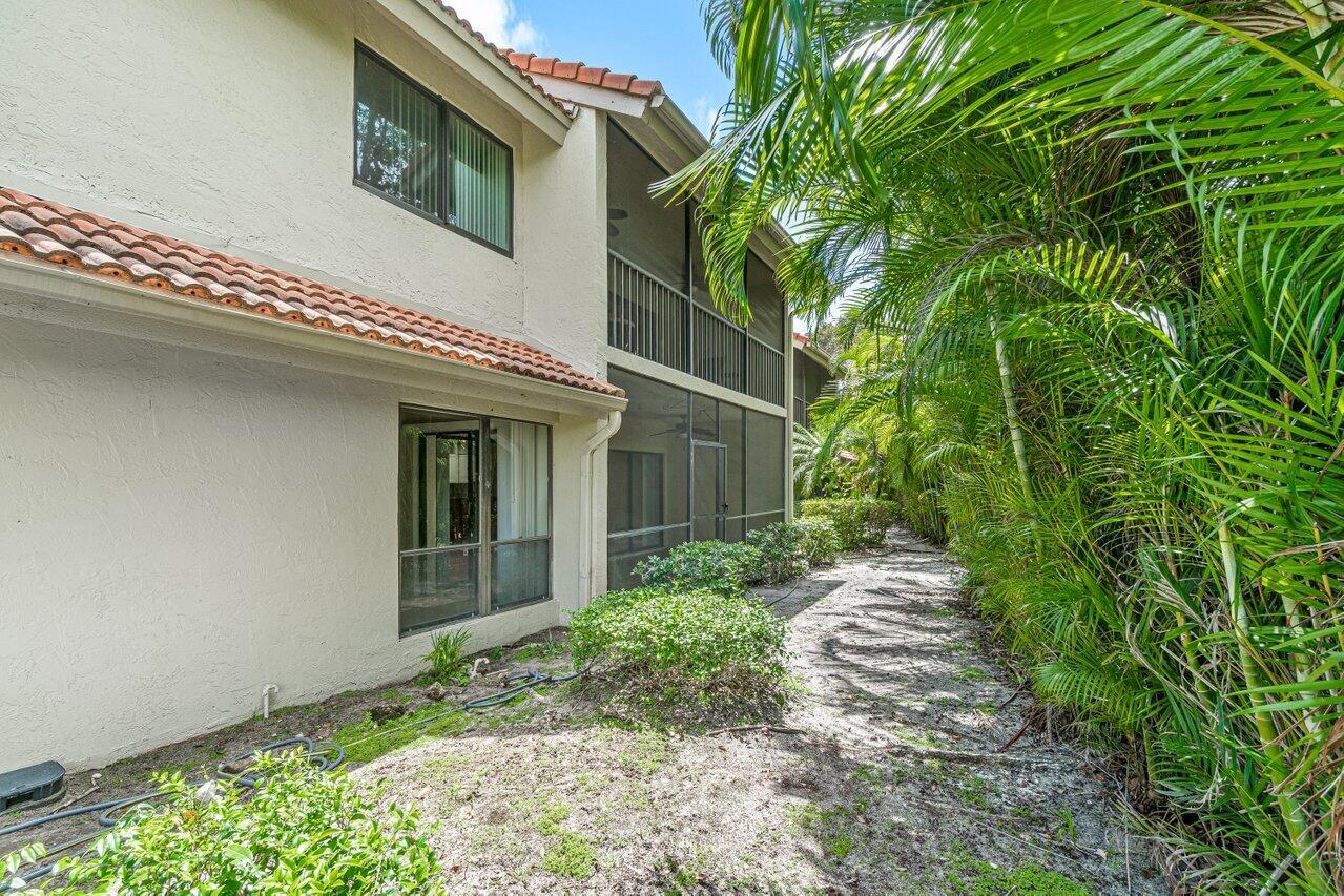 5540 Coach House Circle B