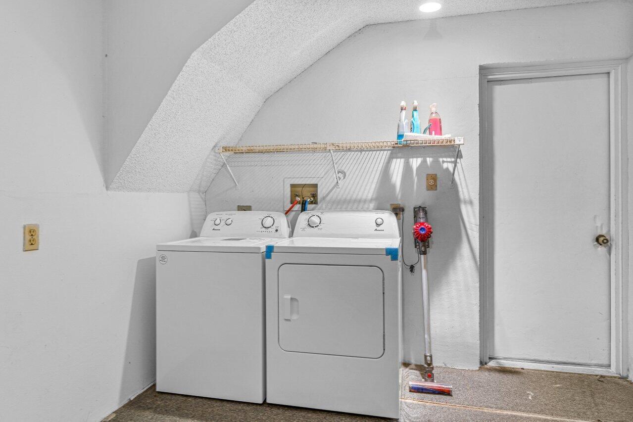 5540 Coach House Circle B