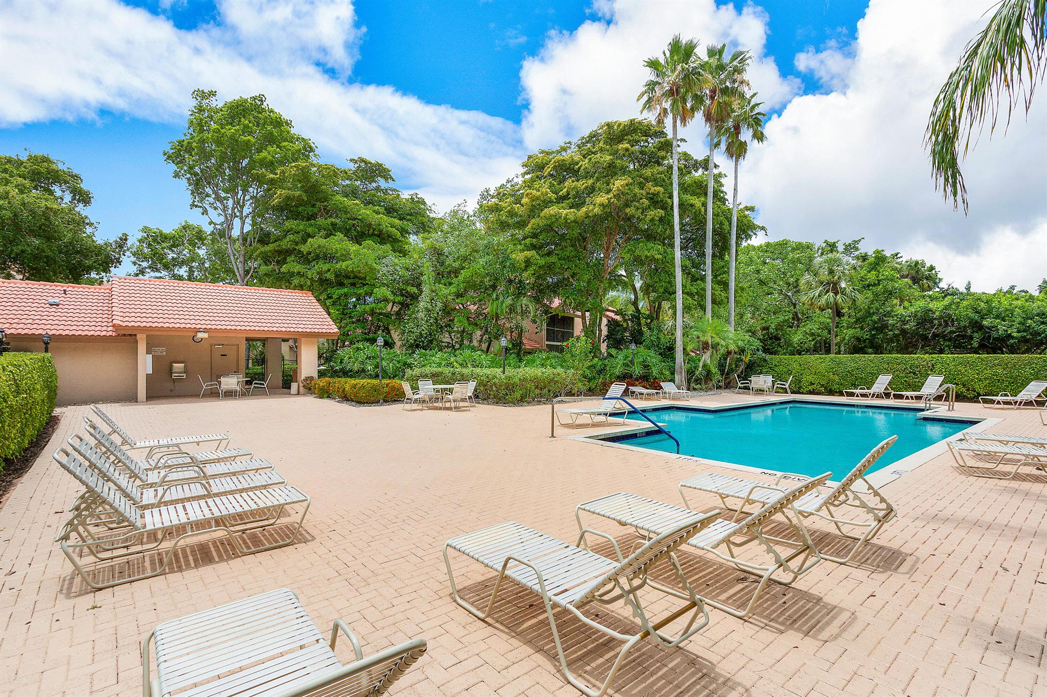 5540 Coach House Circle B