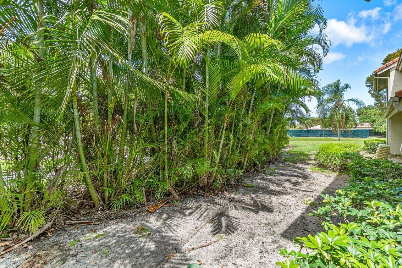 5540 Coach House Circle B