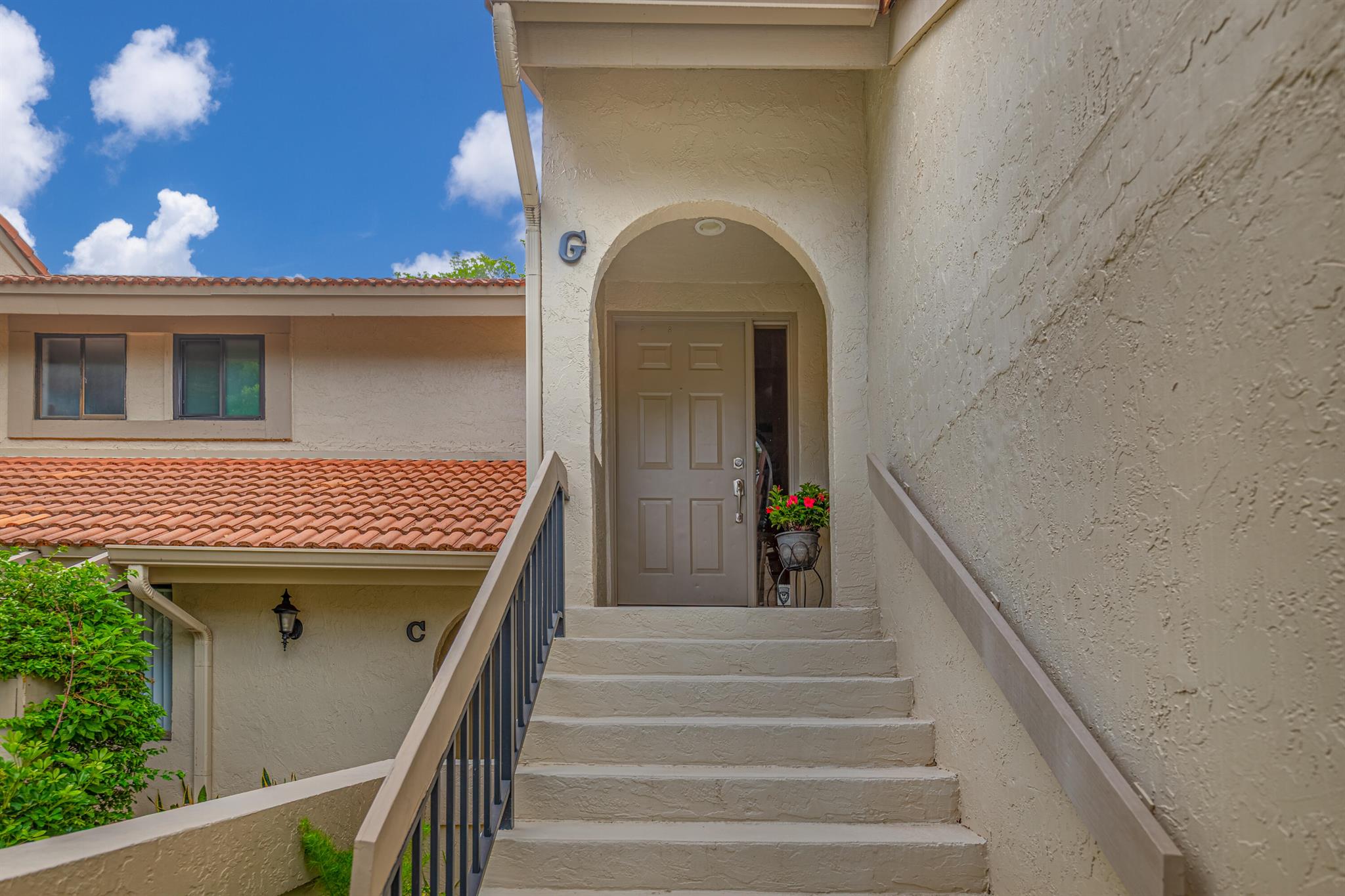 5600 Coach House Circle G