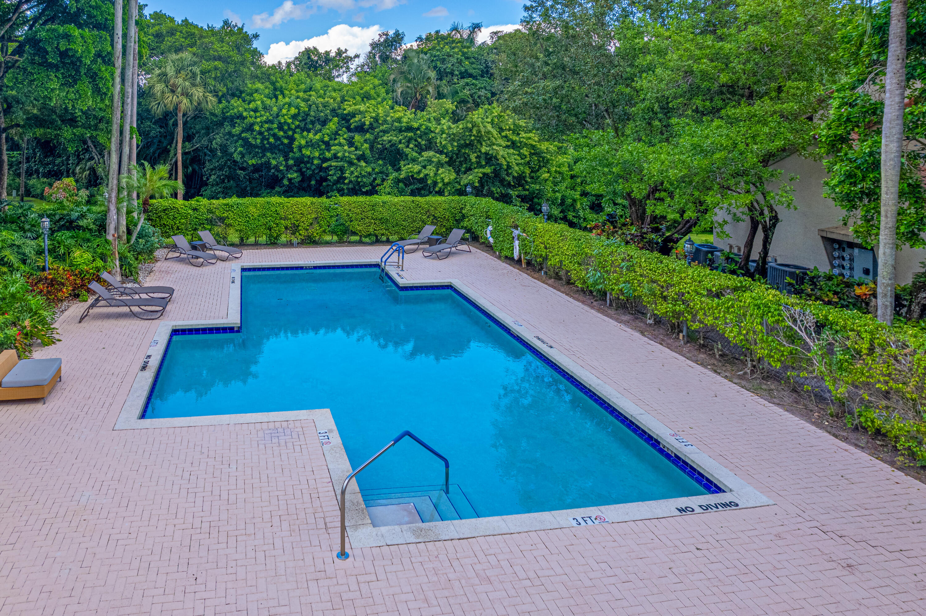 5600 Coach House Circle G