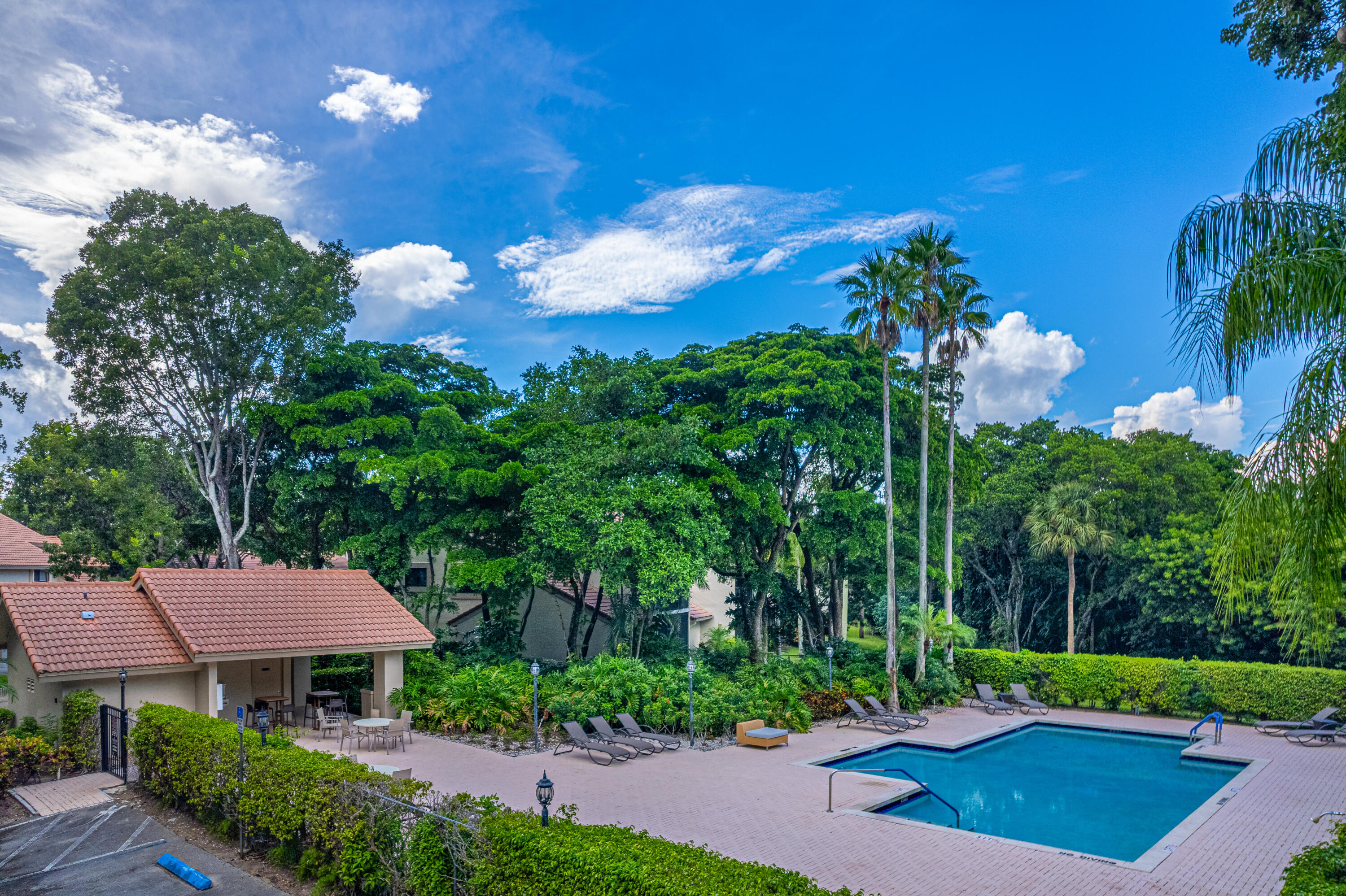 5600 Coach House Circle G