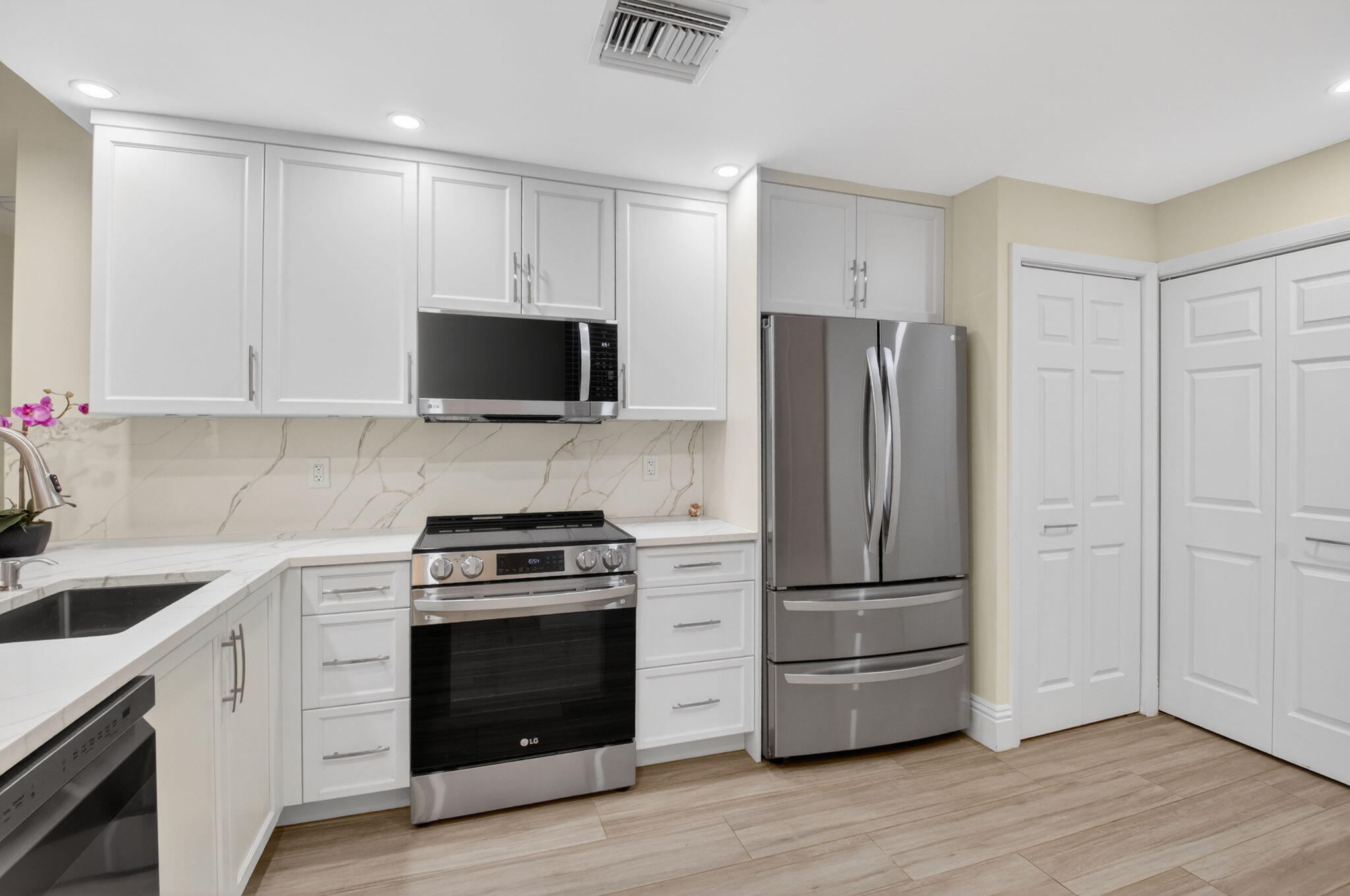 7484 La Paz Boulevard 103